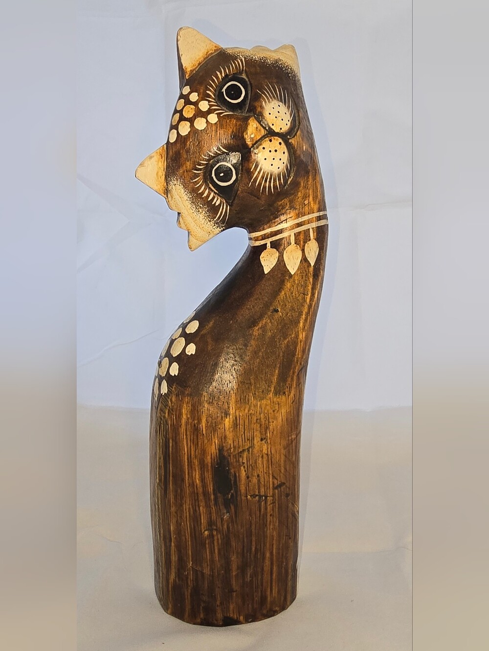 Unique Wooden Alley Cat